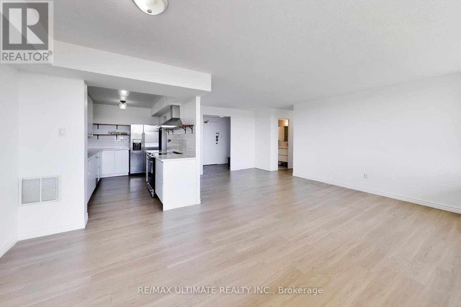 Single Family at 608- 155 Marlee Avenue, Toronto (Briar Hill-Belgravia), Ontario - Photo 8 - RE/MAX Garden City Realty