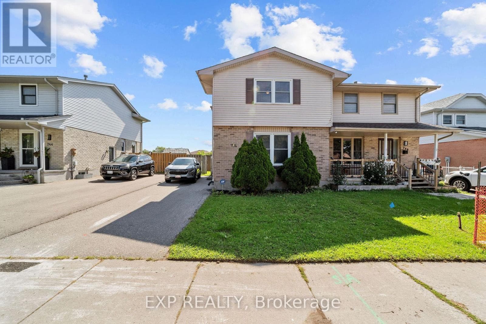 Single Family at 746 Homeview Road, London South (South Q), Ontario - Photo 2 - RE/MAX Garden City Realty