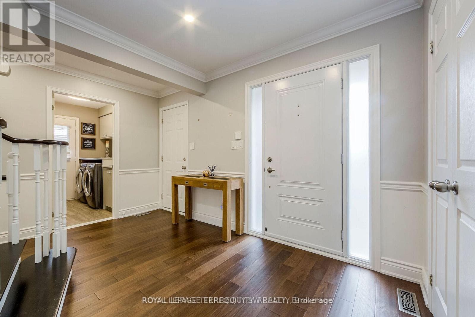 Single Family at 2025 Parklane Crescent, Burlington (Rose), Ontario - Photo 5 - RE/MAX Garden City Realty