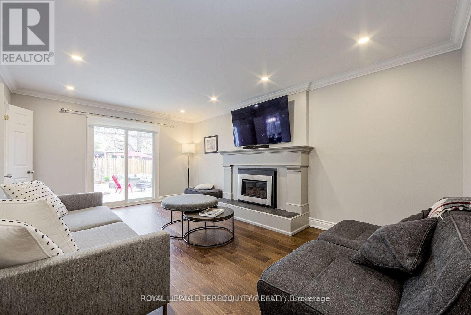 Single Family at 2025 Parklane Crescent, Burlington (Rose), Ontario - Photo 7 - RE/MAX Garden City Realty