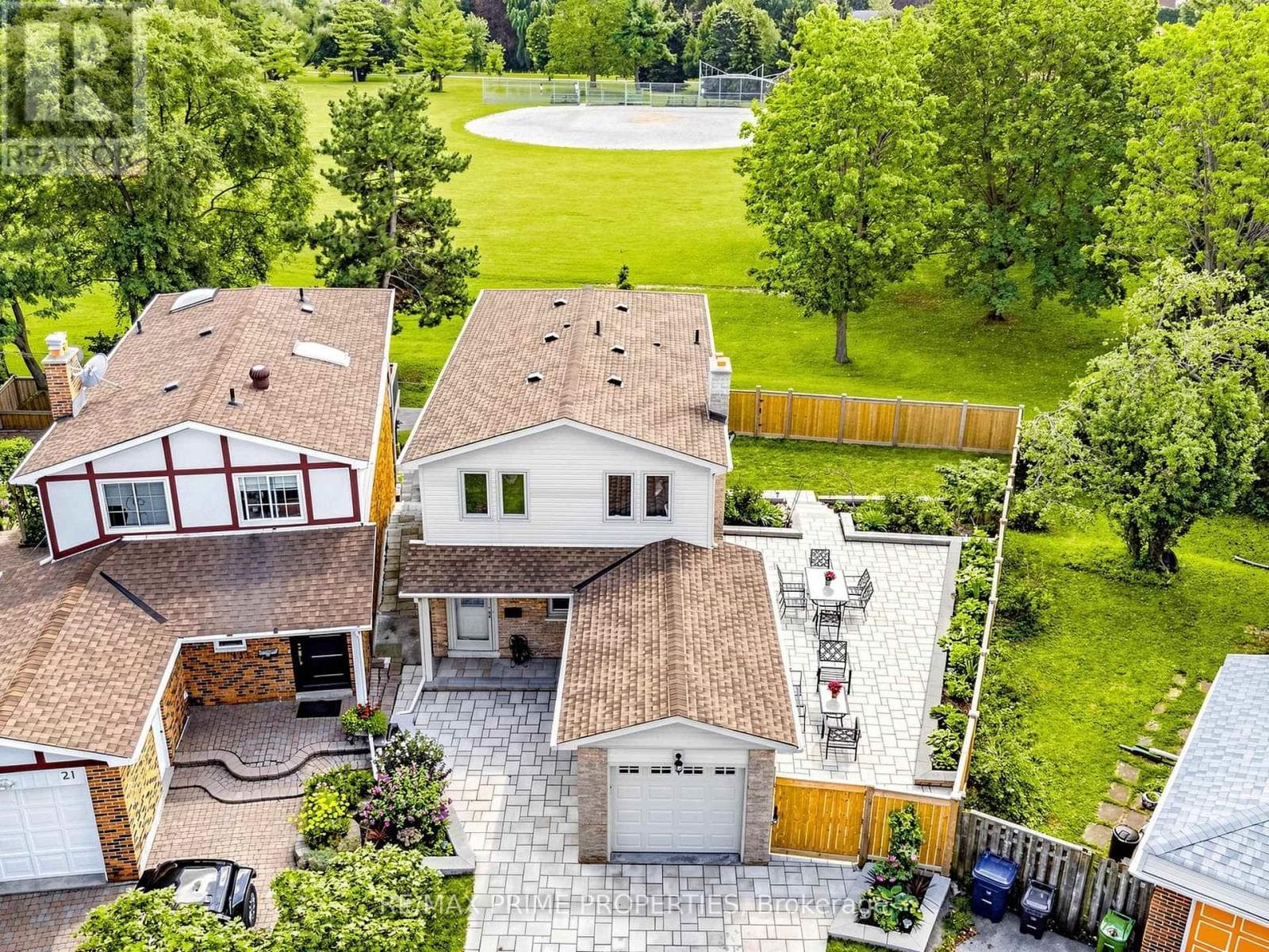 19 Post Horn Grove