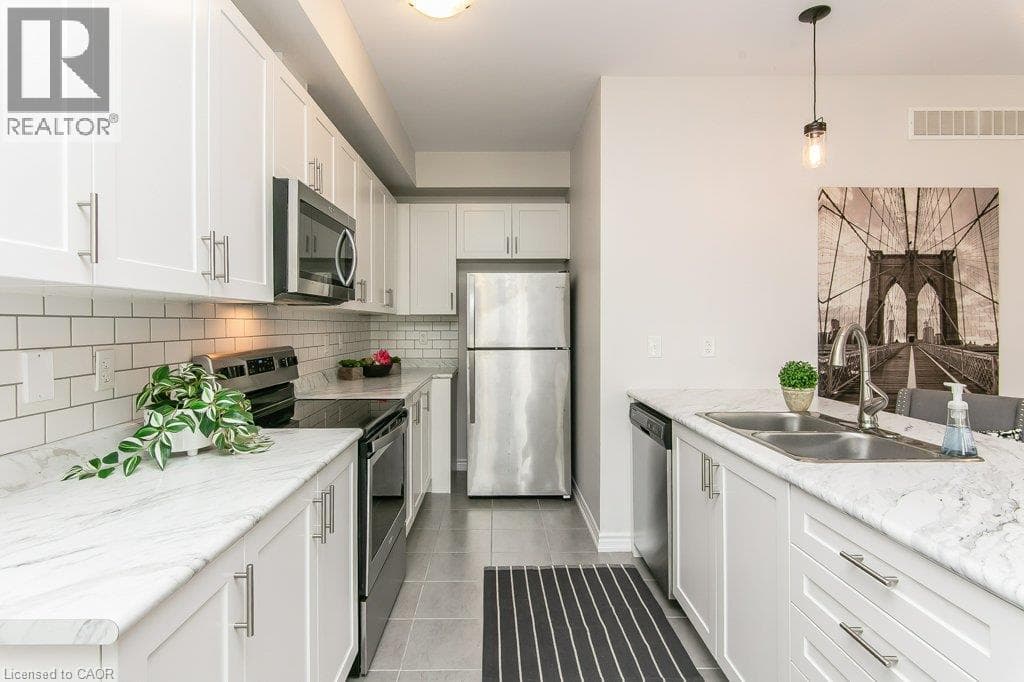 Single Family at 48- 403 WESTWOOD Drive, Kitchener, Ontario - Photo 10 - RE/MAX Garden City Realty