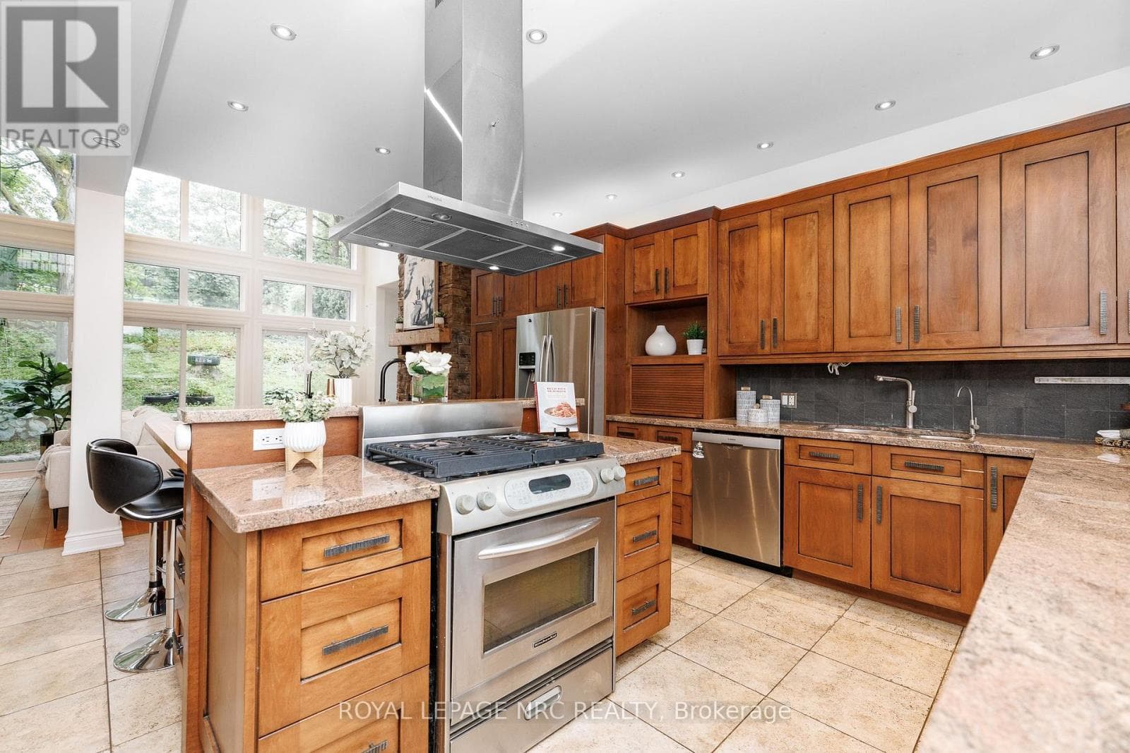 Single Family at 50 Tremont Drive, St. Catharines (Glendale/Glenridge), Ontario - Photo 10 - RE/MAX Garden City Realty