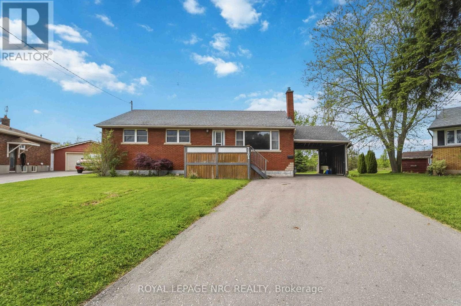 Single Family at 7101 Roger Crescent, Niagara Falls (Arad/Fallsview), Ontario - Photo 2 - RE/MAX Garden City Realty