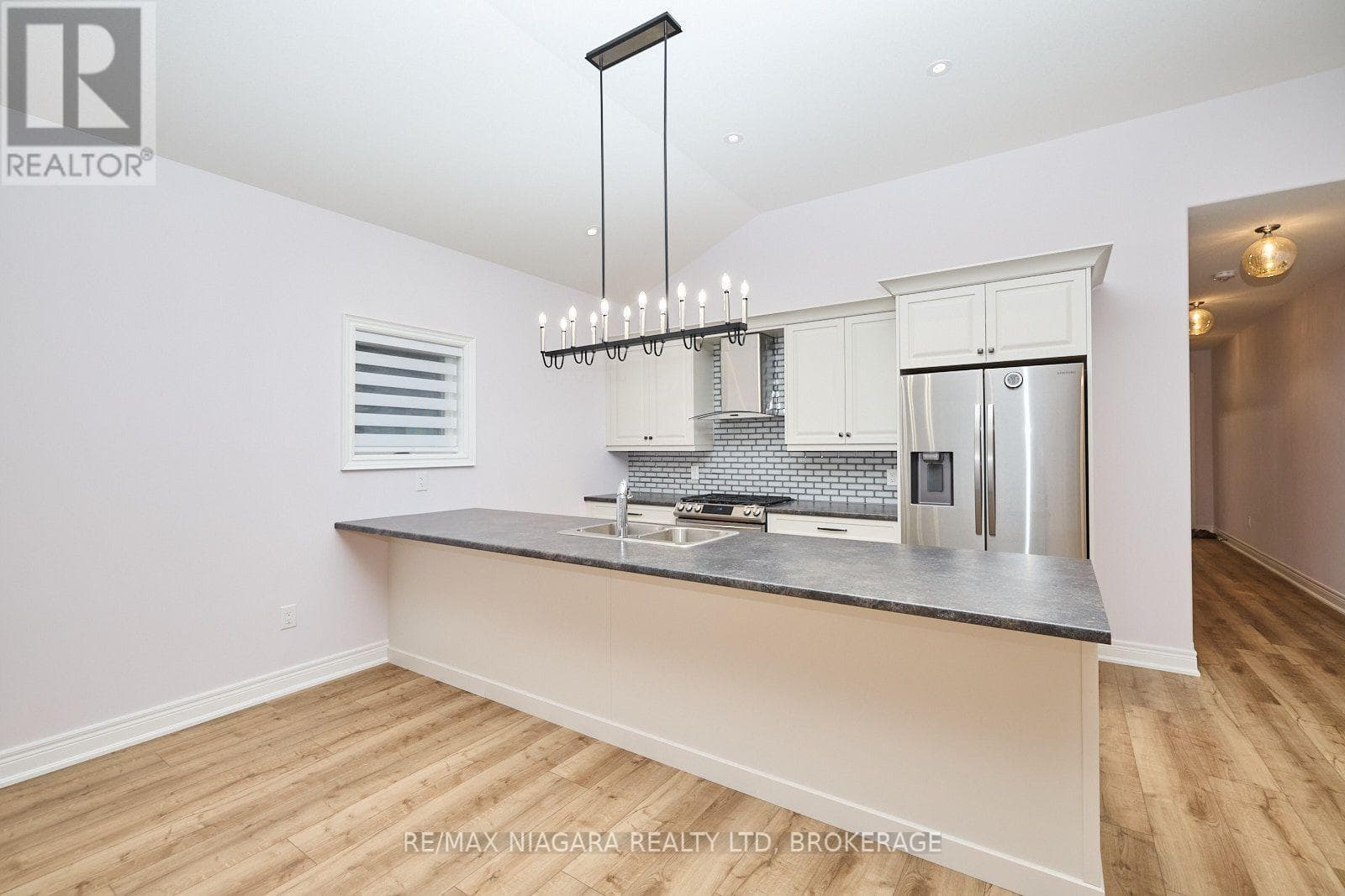 Single Family at 3554 Whispering Woods Trail, Fort Erie (Ridgeway), Ontario - Photo 4 - RE/MAX Garden City Realty