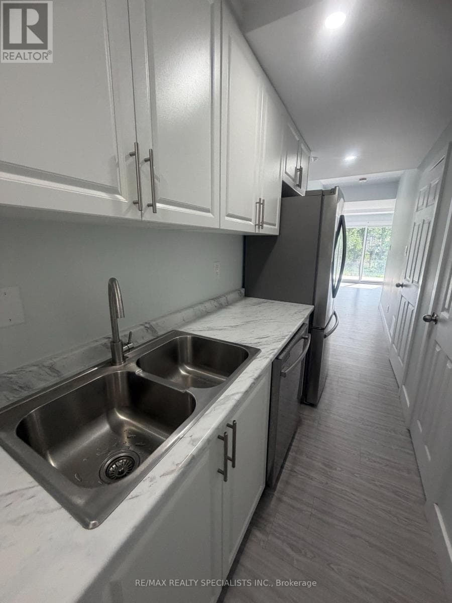 Single Family at LOWER- 45 Ferris Circle, Guelph (Clairfields/Hanlon Business Park), Ontario - Photo 9 - RE/MAX Garden City Realty