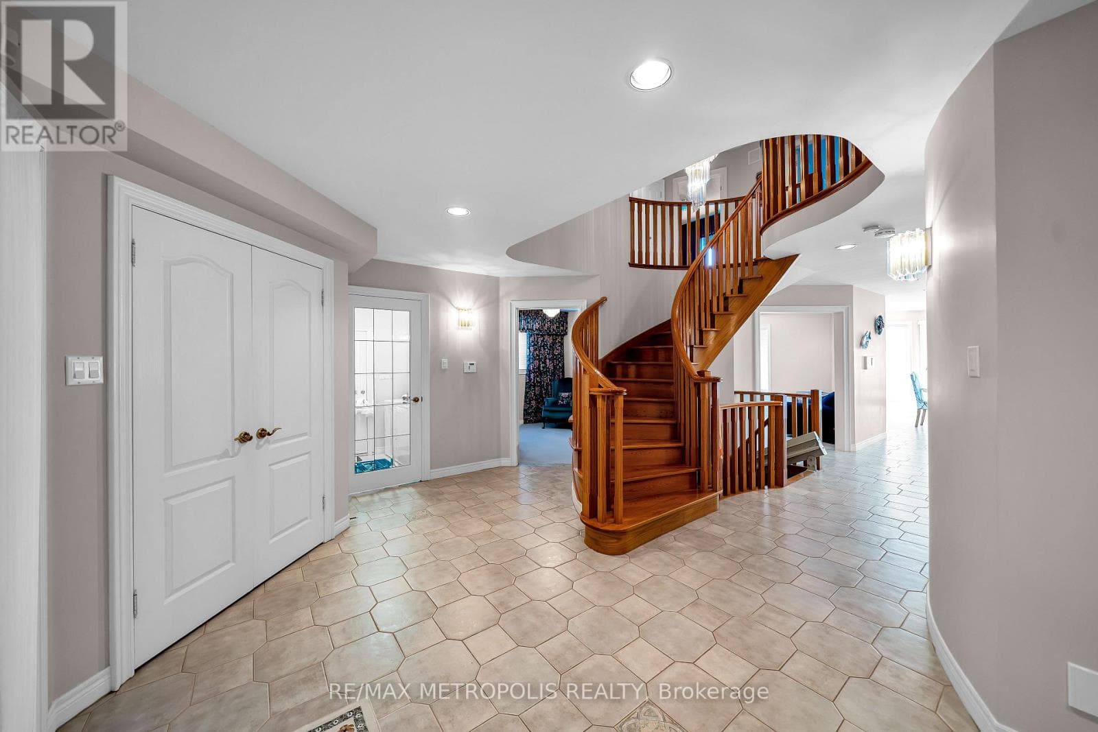Single Family at 5097 14th Avenue, Markham (Milliken Mills East), Ontario - Photo 7 - RE/MAX Garden City Realty