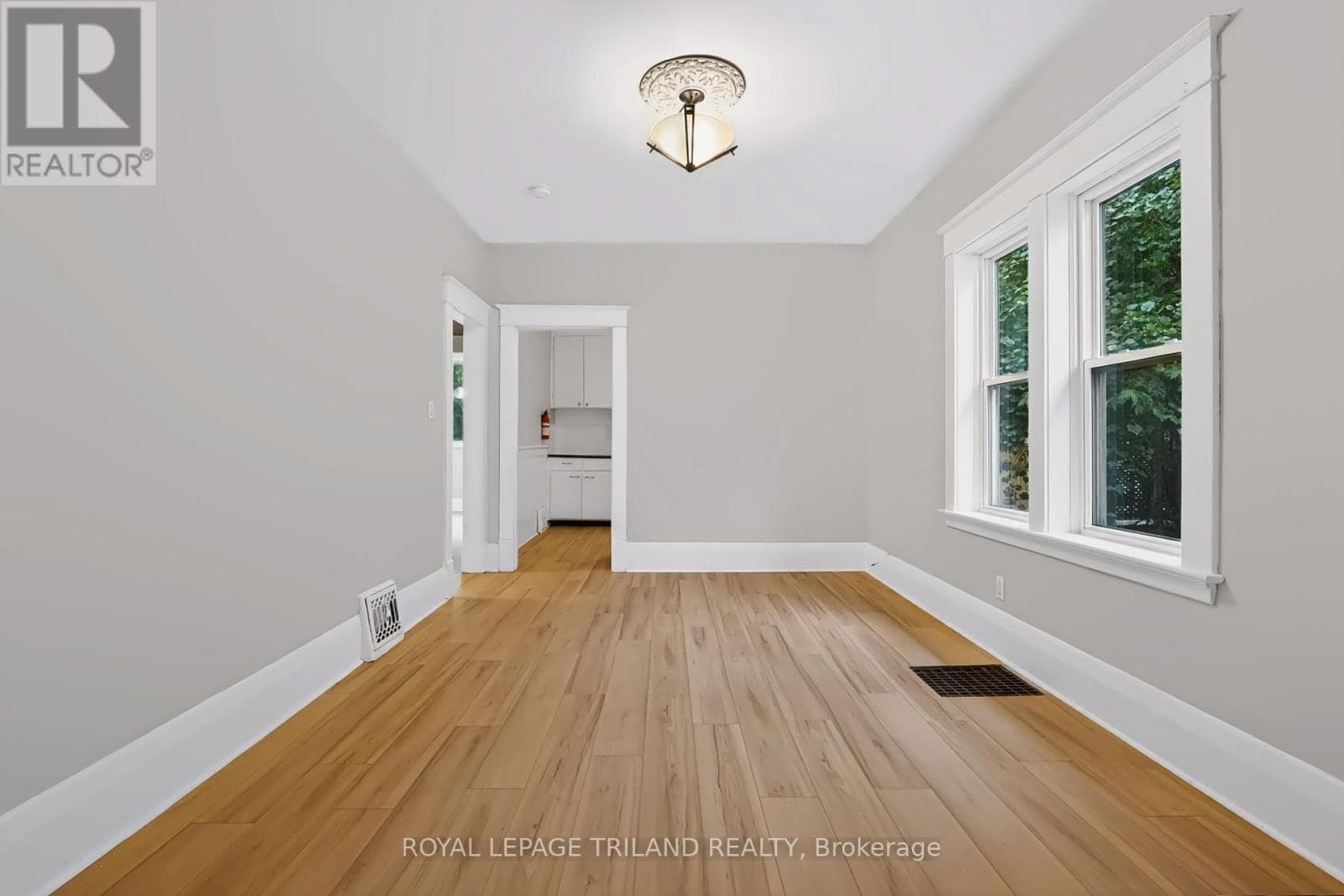 Single Family at 136 Adelaide Street, London East (East L), Ontario - Photo 6 - RE/MAX Garden City Realty