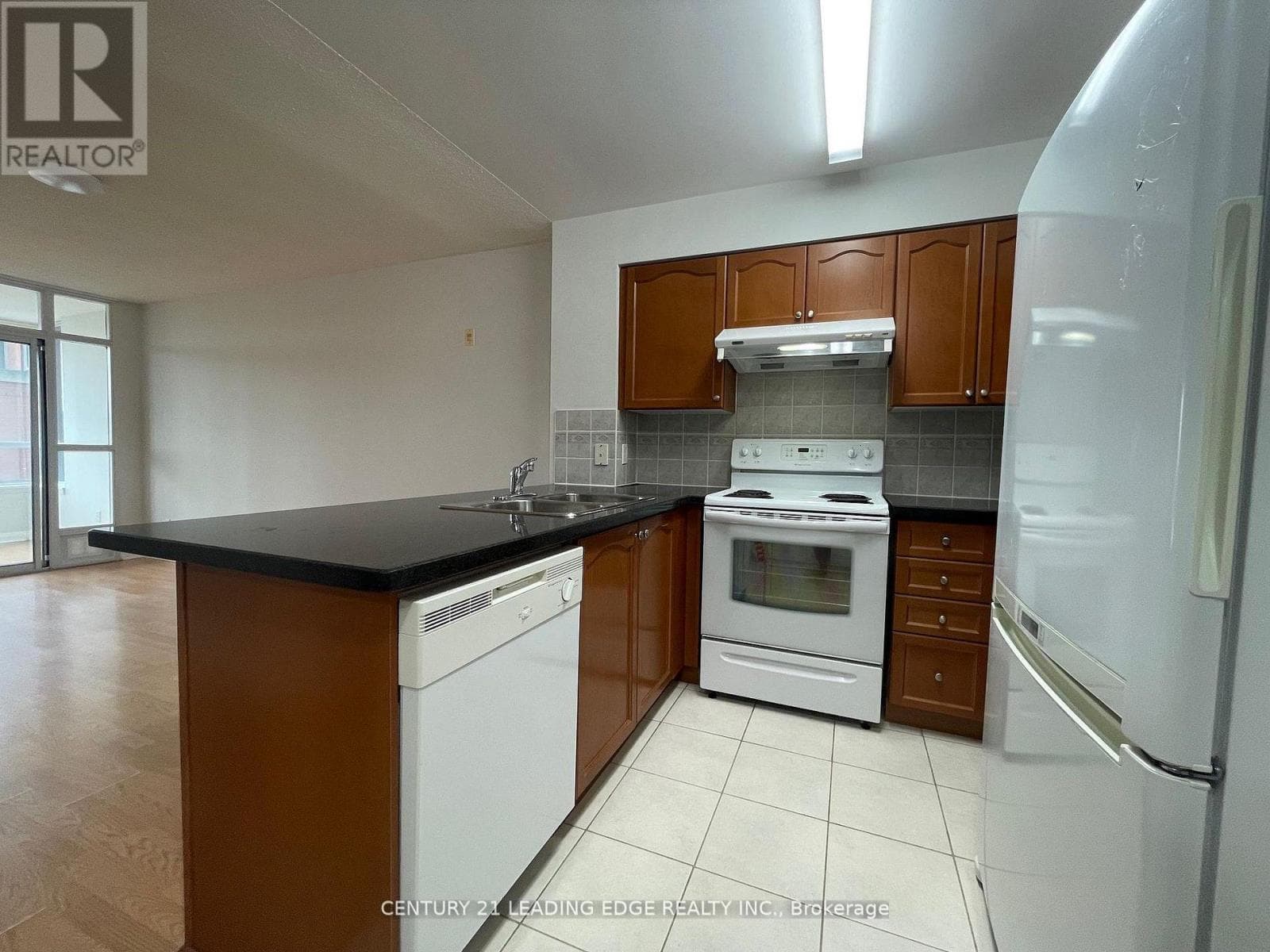 Single Family at 502- 7373 Kennedy Road, Markham (Milliken Mills East), Ontario - Photo 5 - RE/MAX Garden City Realty