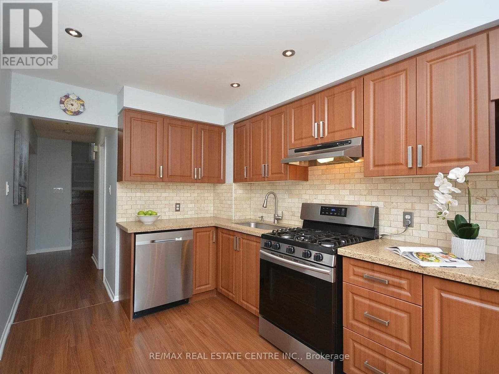 Single Family at 31- 7080 Copenhagen (Upper) Road, Mississauga (Meadowvale), Ontario - Photo 6 - RE/MAX Garden City Realty