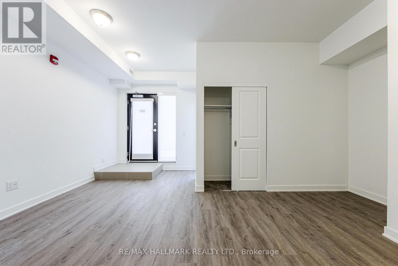 Single Family at 125- 37 Danforth Road, Toronto (Oakridge), Ontario - Photo 4 - RE/MAX Garden City Realty