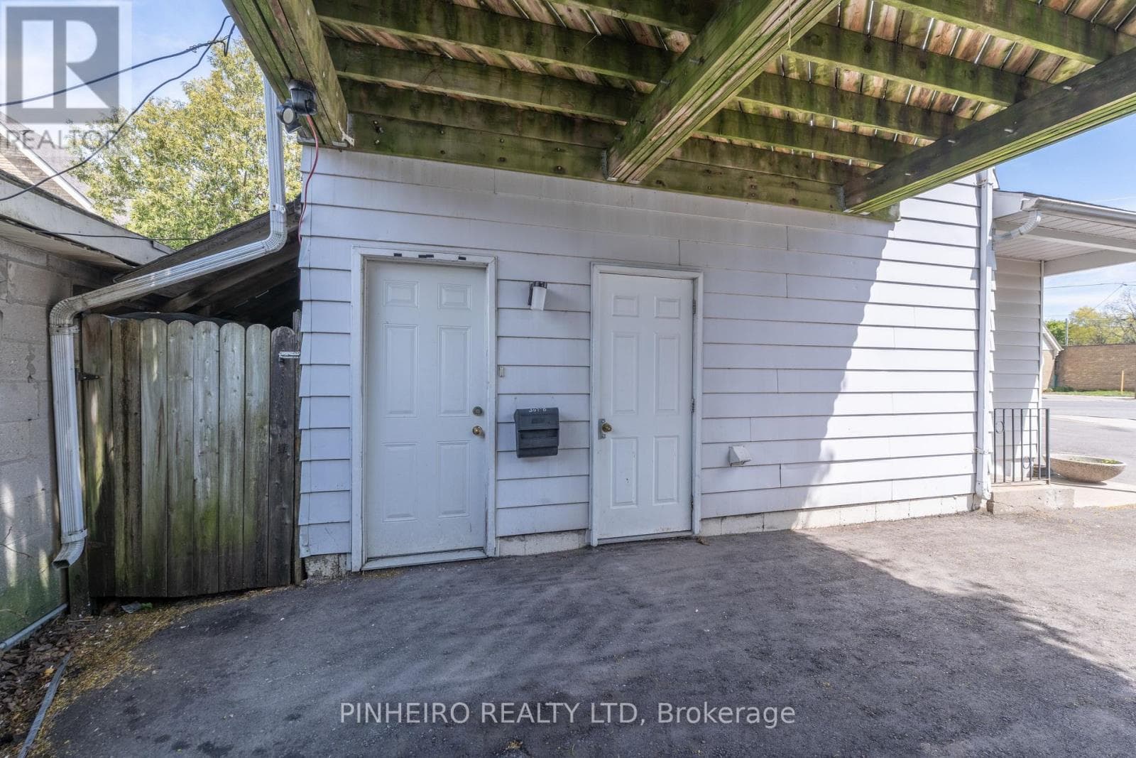 Single Family at Basement- 369 Hamilton Road, London East (East L), Ontario - Photo 2 - RE/MAX Garden City Realty