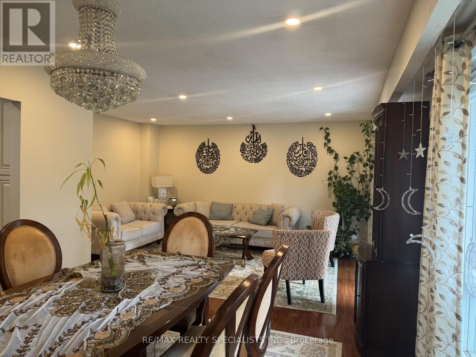 Single Family at 2849 Oslo Crescent, Mississauga (Meadowvale), Ontario - Photo 9 - RE/MAX Garden City Realty