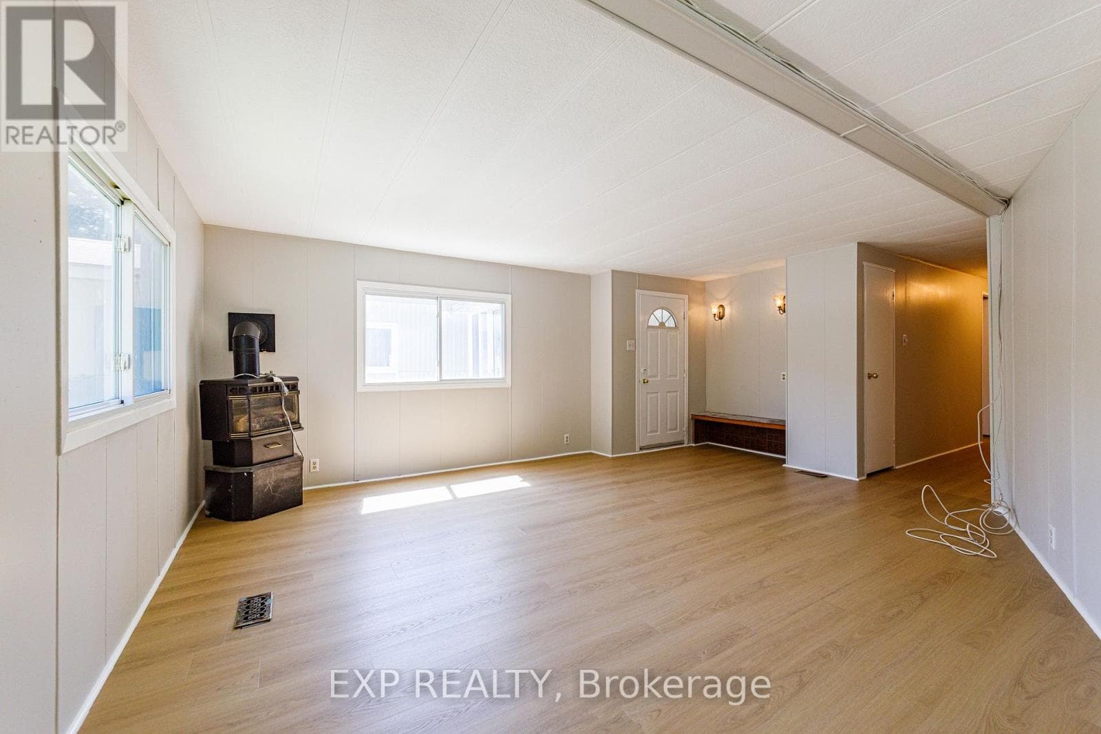 Single Family at 21 Maplewood Avenue, Carleton Place, Ontario - Photo 7 - RE/MAX Garden City Realty