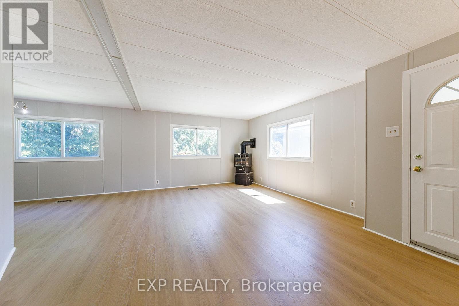 Single Family at 21 Maplewood Avenue, Carleton Place, Ontario - Photo 8 - RE/MAX Garden City Realty