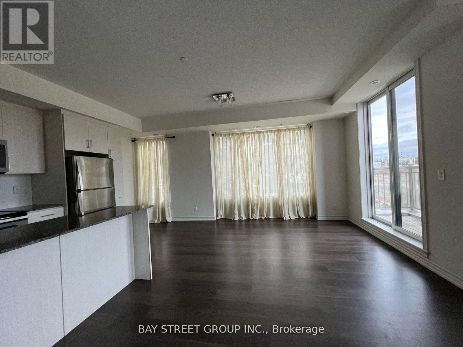 Single Family at 15- 115 long branch Avenue, Toronto (Long Branch), Ontario - Photo 8 - RE/MAX Garden City Realty