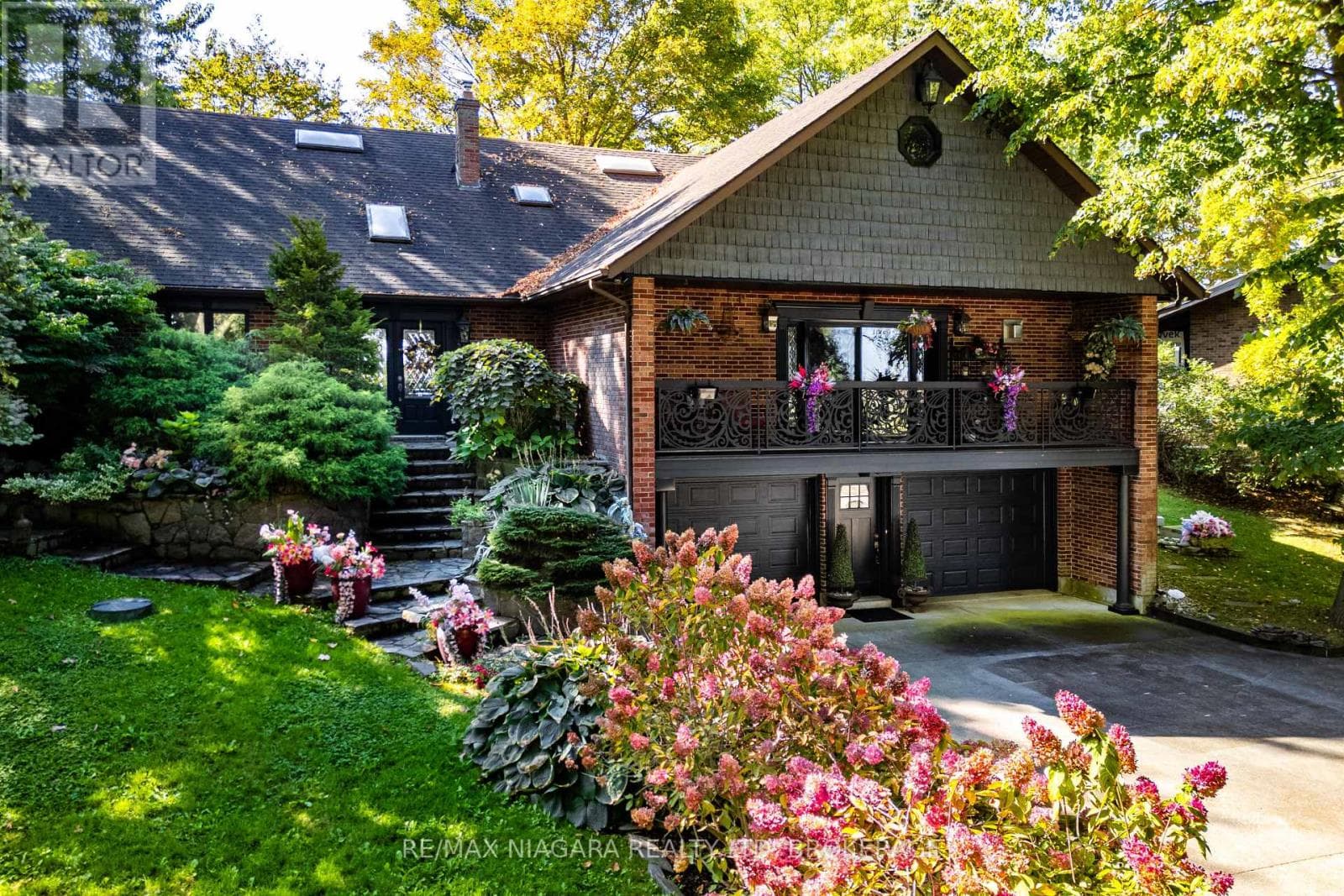 735 Lakeshore Road