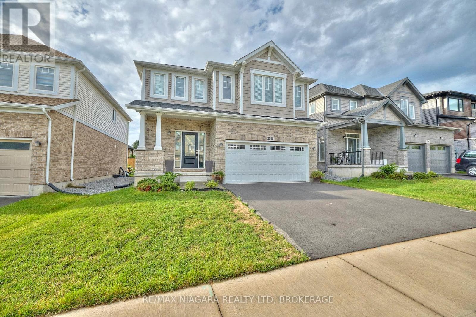 Single Family at 3595 Carolina Court, Fort Erie (Ridgeway), Ontario - Photo 3 - RE/MAX Garden City Realty