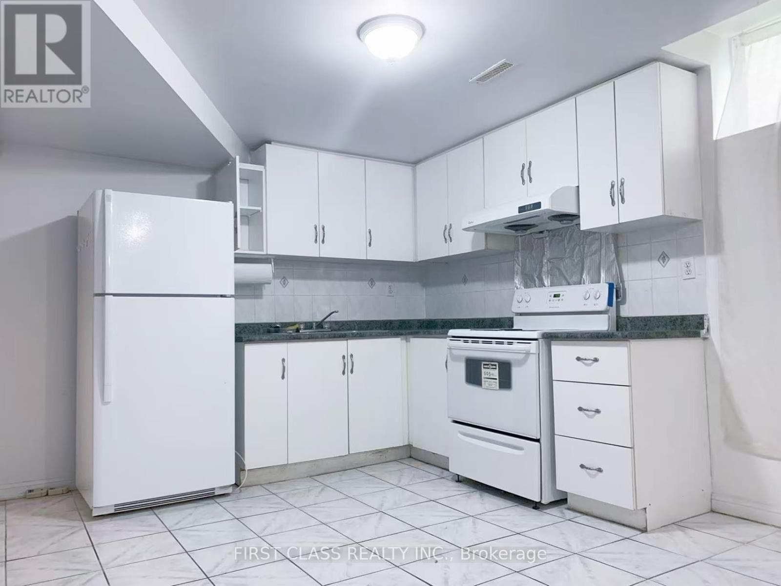 Single Family at 3 Pettigrew Court, Markham (Milliken Mills East), Ontario - Photo 2 - RE/MAX Garden City Realty