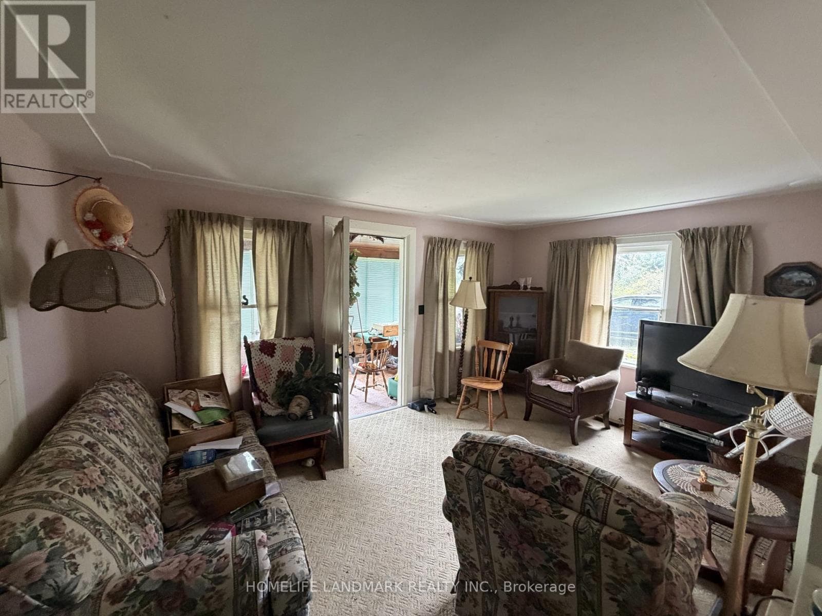 Single Family at 18 Burford-Delhi Townline Road, Brant (Burford), Ontario - Photo 7 - RE/MAX Garden City Realty