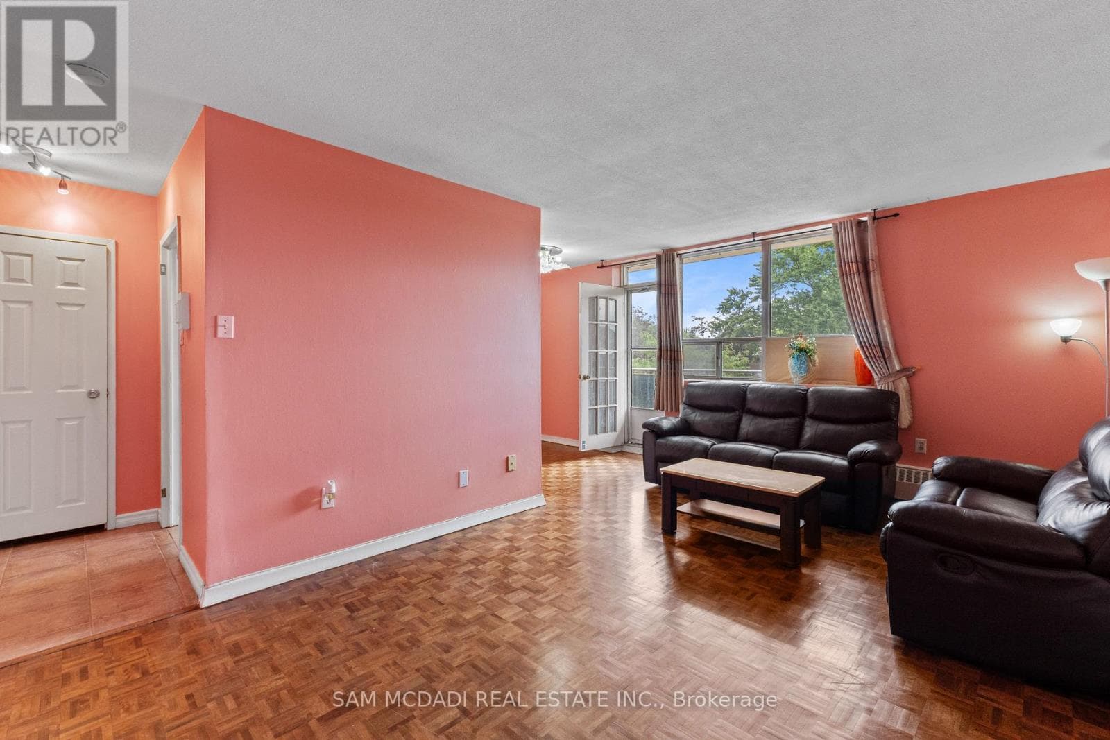 208- 3145 Queen Frederica Drive