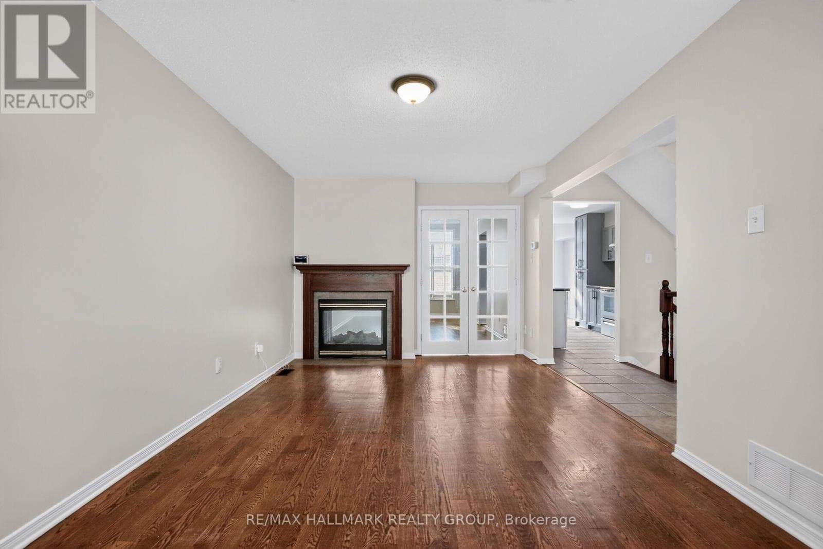 Single Family at 44 Drumso Street, Ottawa, Ontario - Photo 10 - RE/MAX Garden City Realty