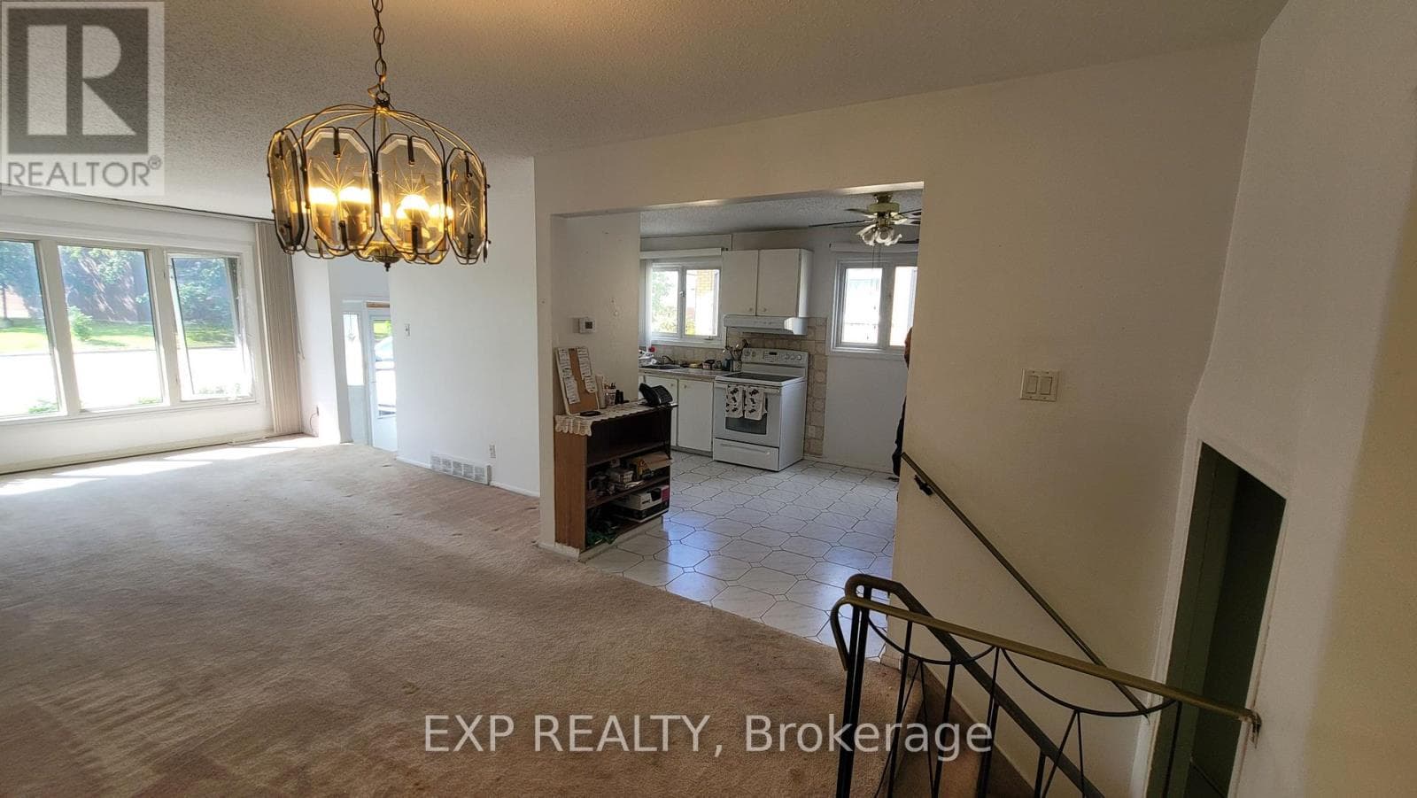 Single Family at 1747 Heron Road, Ottawa, Ontario - Photo 6 - RE/MAX Garden City Realty