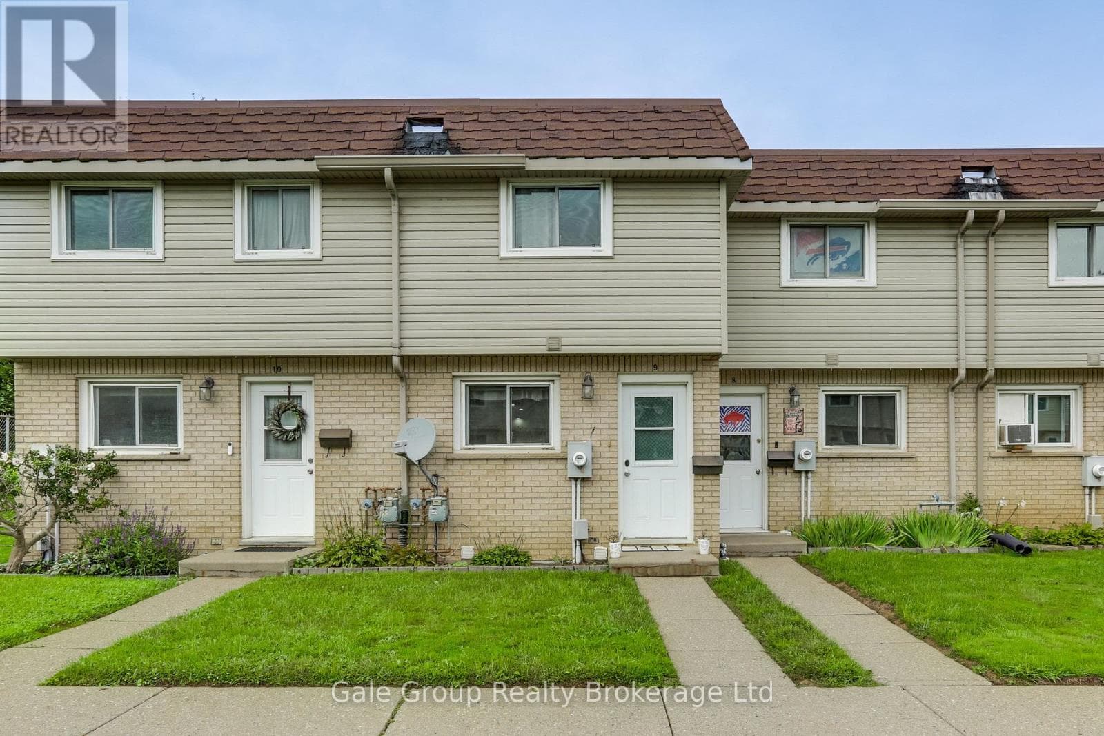 9- 105 Springbank Avenue