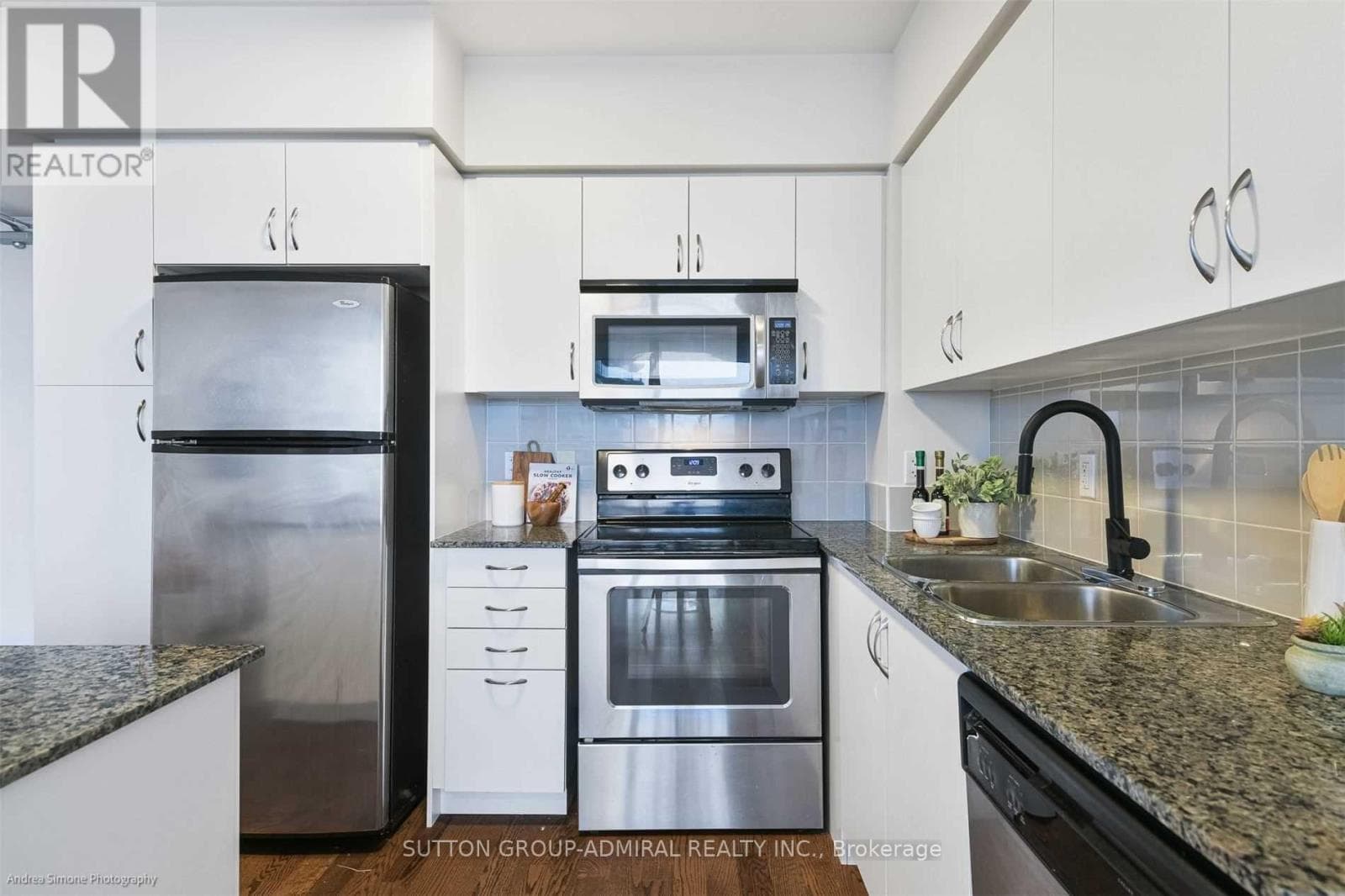 Single Family at 603- 2230 Lake Shore Boulevard, Toronto (Mimico), Ontario - Photo 2 - RE/MAX Garden City Realty