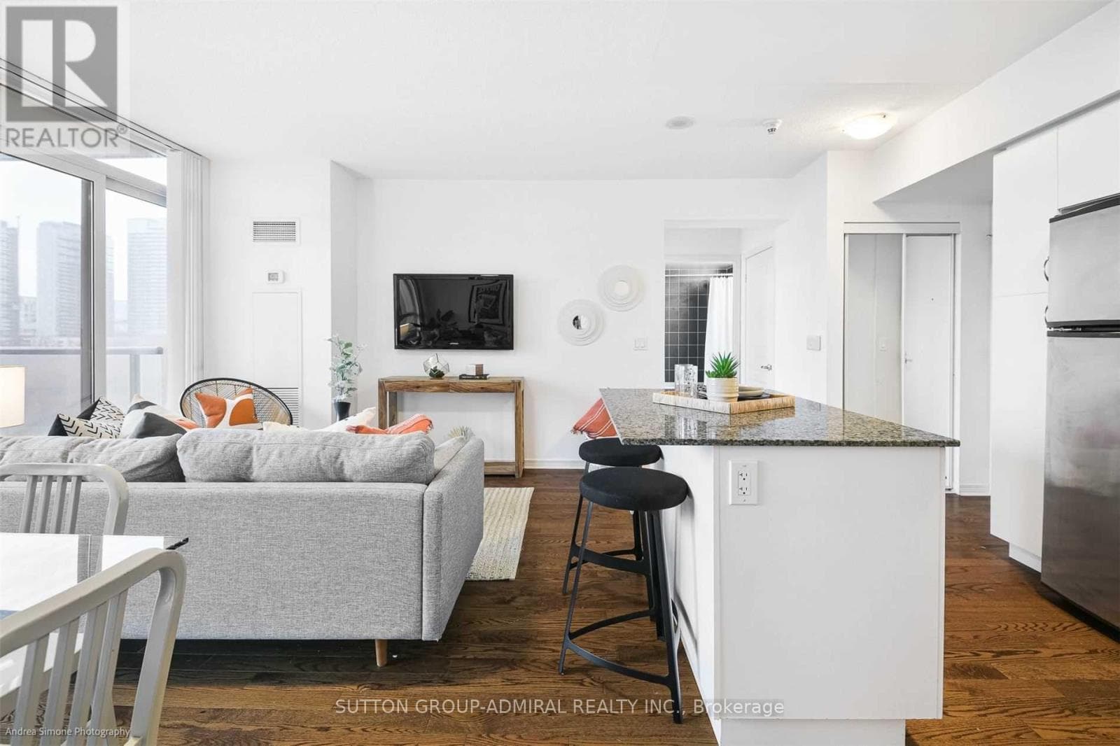 Single Family at 603- 2230 Lake Shore Boulevard, Toronto (Mimico), Ontario - Photo 4 - RE/MAX Garden City Realty