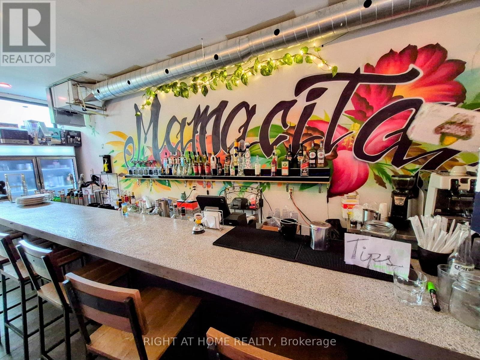 Retail at 305 Augusta Avenue, Toronto (Kensington-Chinatown), Ontario - Photo 3 - RE/MAX Garden City Realty