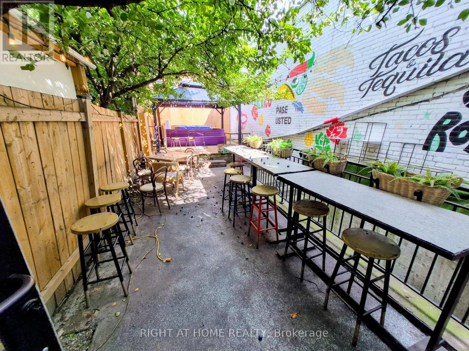 Retail at 305 Augusta Avenue, Toronto (Kensington-Chinatown), Ontario - Photo 4 - RE/MAX Garden City Realty
