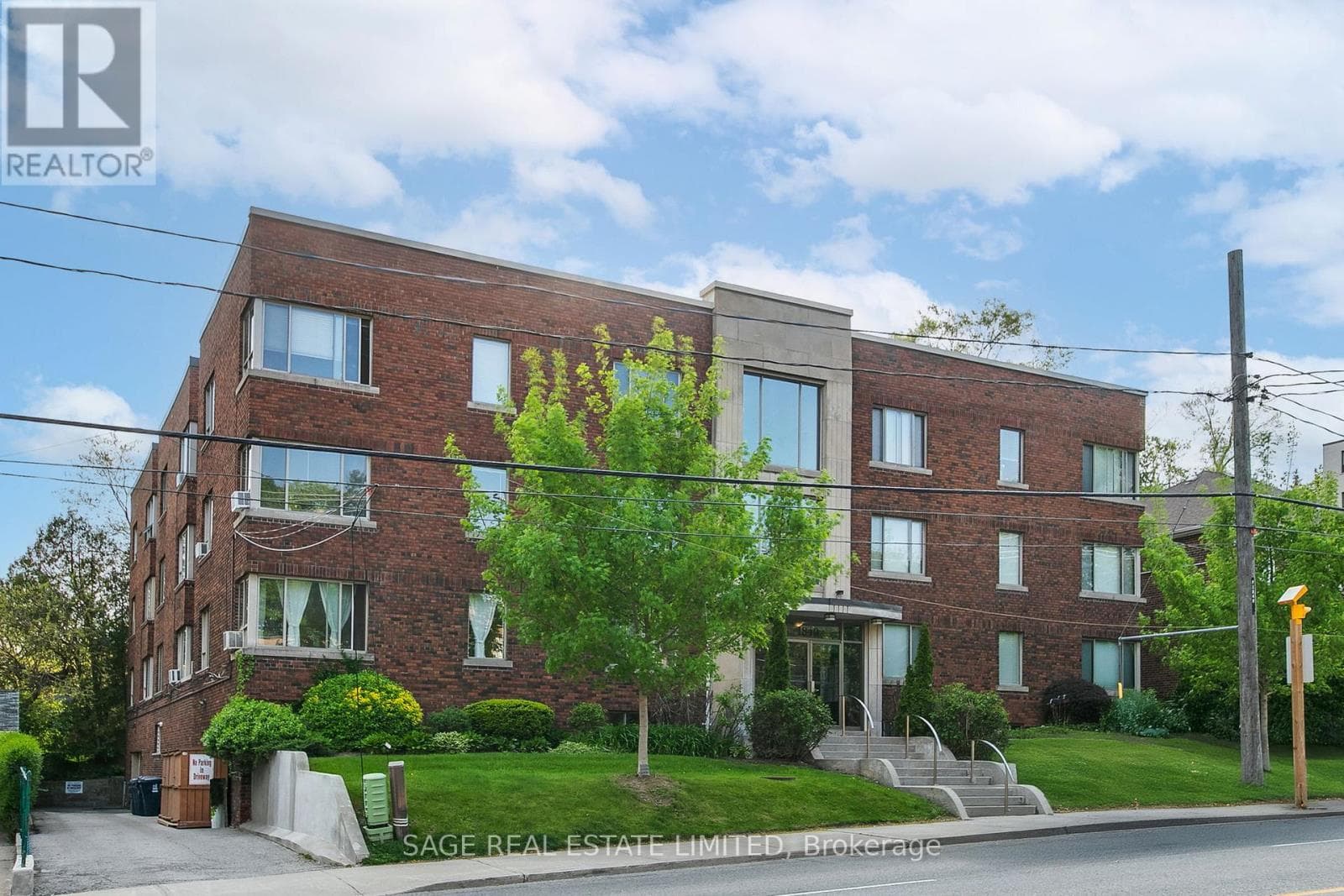 204- 1840 Bathurst Street