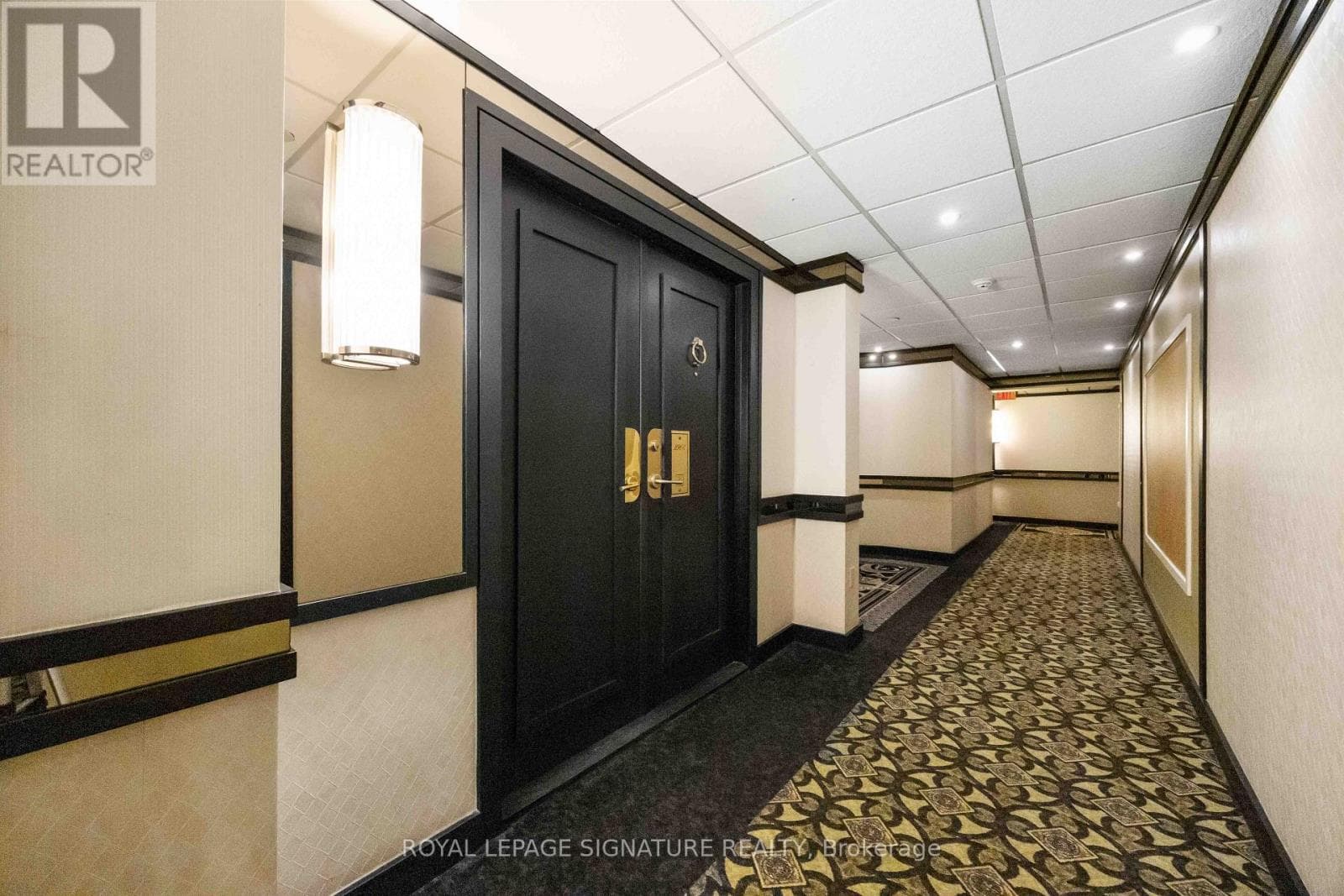 Single Family at 2904- 2045 Lake Shore Boulevard, Toronto (Mimico), Ontario - Photo 4 - RE/MAX Garden City Realty