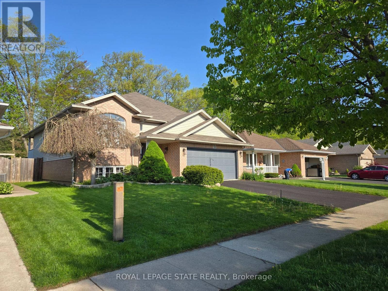Single Family at 73 Foxtail Avenue, Welland (West Welland), Ontario - Photo 2 - RE/MAX Garden City Realty