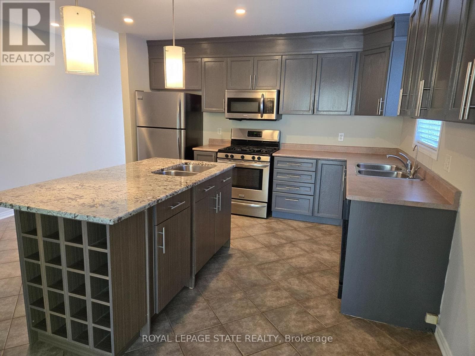 Single Family at 73 Foxtail Avenue, Welland (West Welland), Ontario - Photo 7 - RE/MAX Garden City Realty