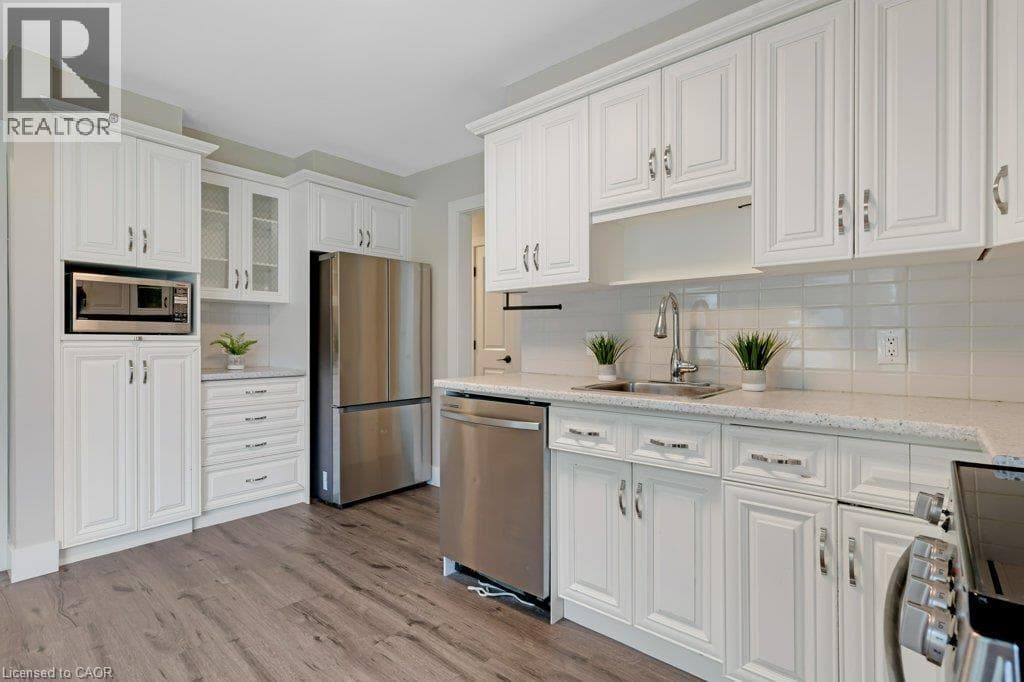 Single Family at 290 MELROSE Avenue, Kitchener, Ontario - Photo 5 - RE/MAX Garden City Realty