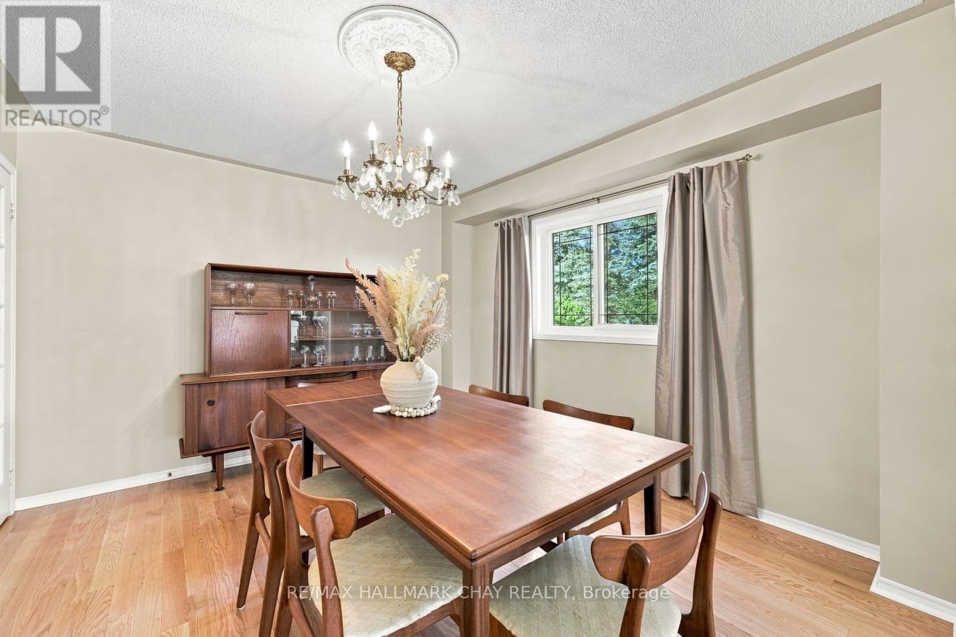 Single Family at 380 Alex Doner Drive, Newmarket (Glenway Estates), Ontario - Photo 10 - RE/MAX Garden City Realty