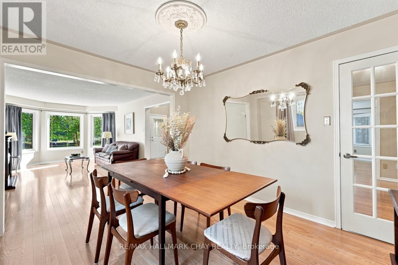 Single Family at 380 Alex Doner Drive, Newmarket (Glenway Estates), Ontario - Photo 9 - RE/MAX Garden City Realty