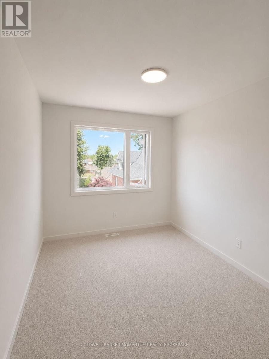 Single Family at 1- 74 Dorothy Street, Welland (Welland Downtown), Ontario - Photo 3 - RE/MAX Garden City Realty