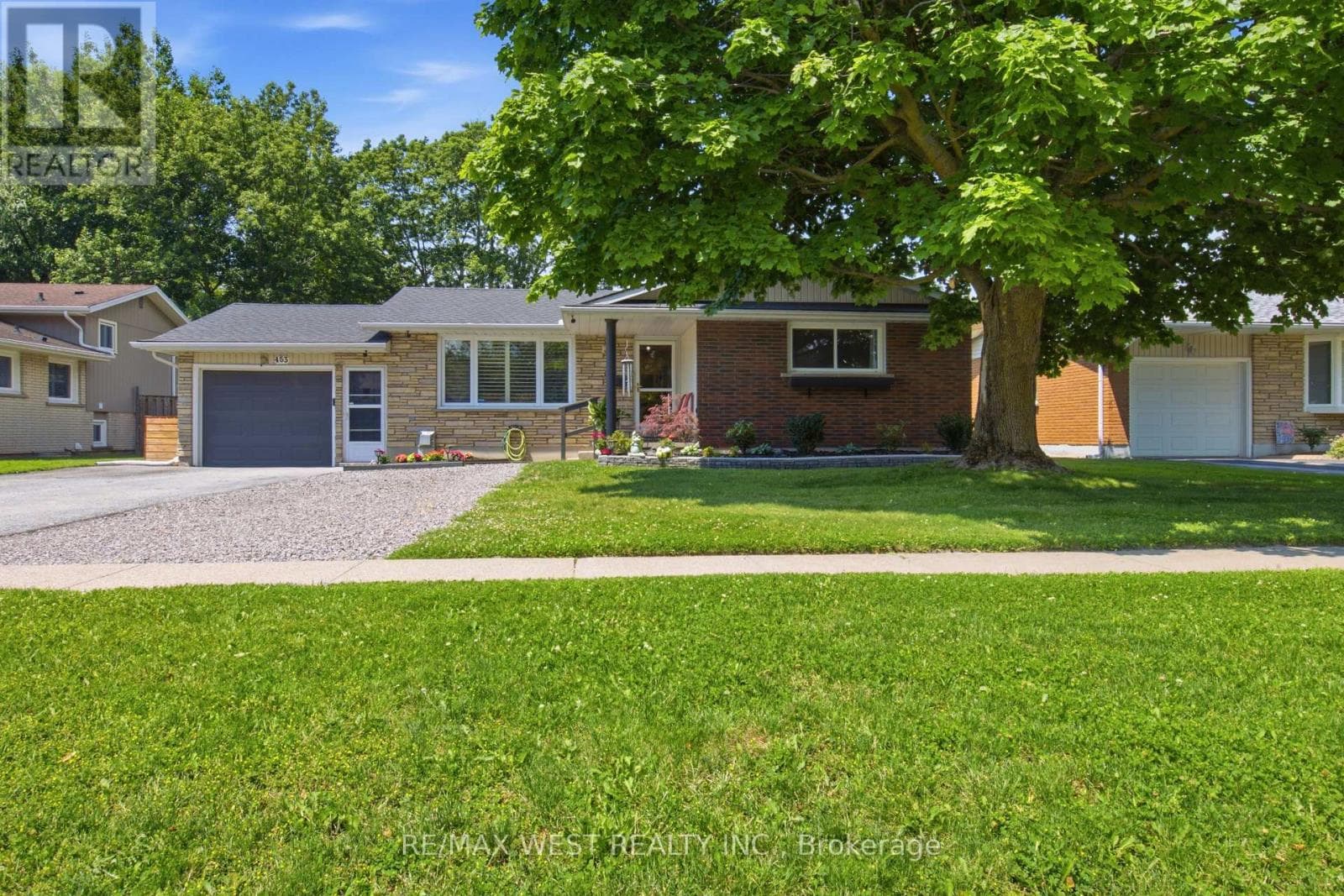453 Leonard Avenue