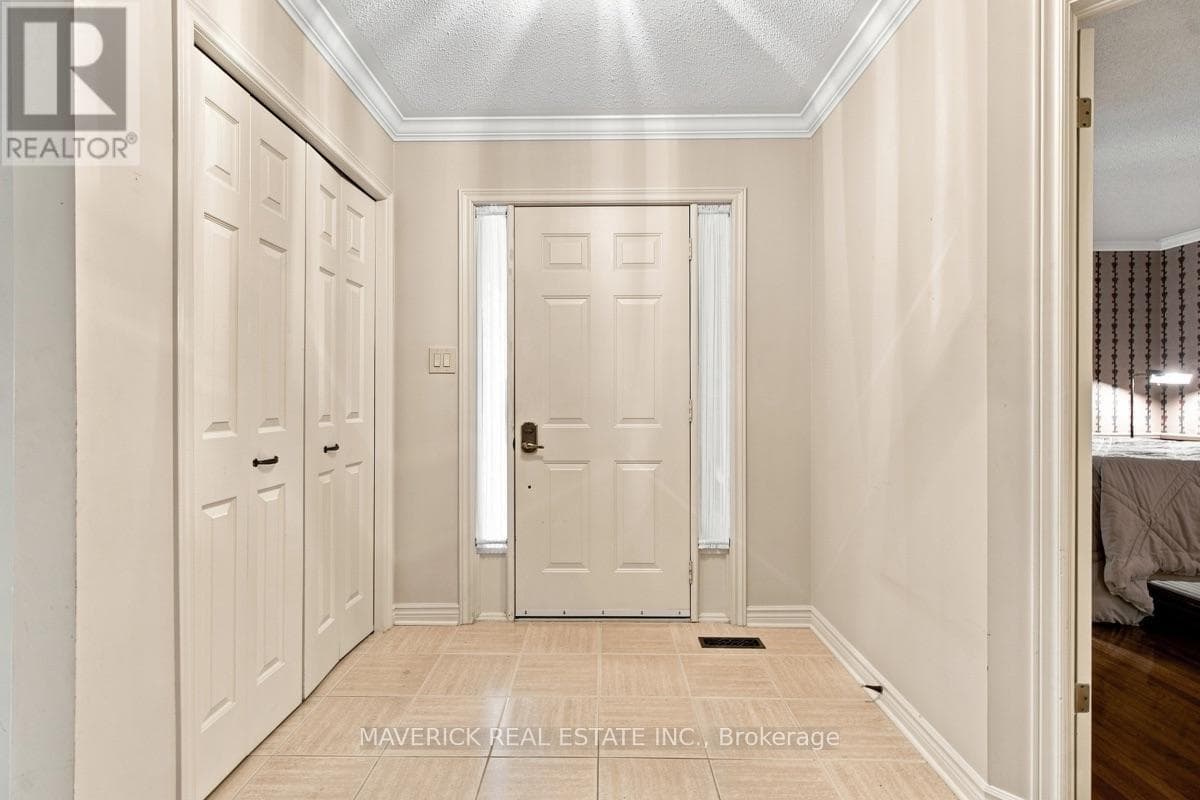 Single Family at 49- 163 Pine Valley Drive, London South (South M), Ontario - Photo 6 - RE/MAX Garden City Realty