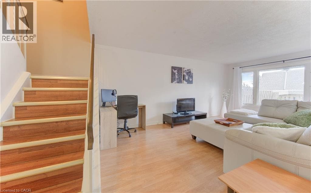 Single Family at 47- 14 WILLIAMSBURG Road, Kitchener, Ontario - Photo 5 - RE/MAX Garden City Realty