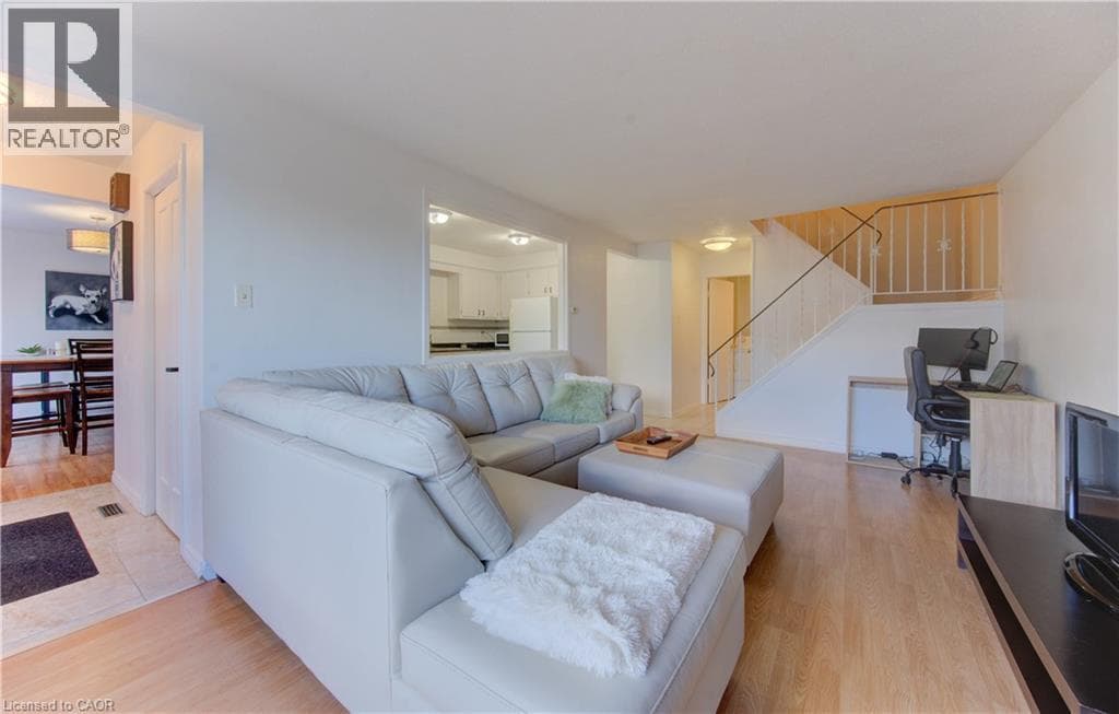 Single Family at 47- 14 WILLIAMSBURG Road, Kitchener, Ontario - Photo 2 - RE/MAX Garden City Realty