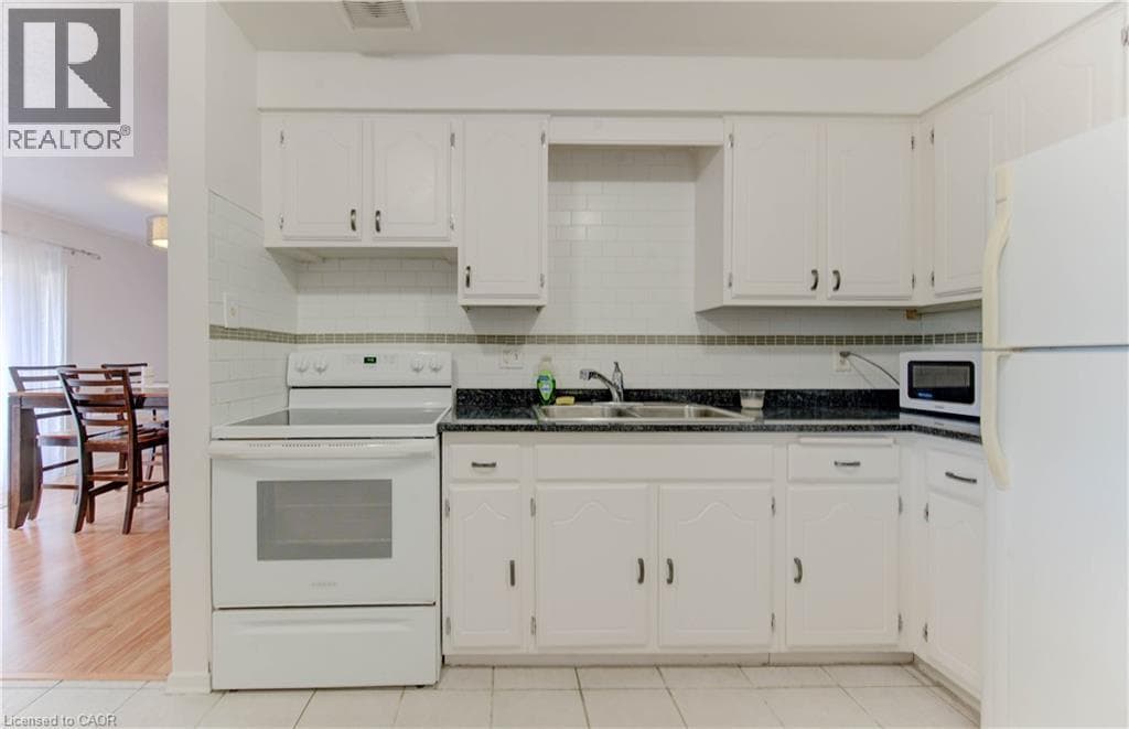 Single Family at 47- 14 WILLIAMSBURG Road, Kitchener, Ontario - Photo 9 - RE/MAX Garden City Realty