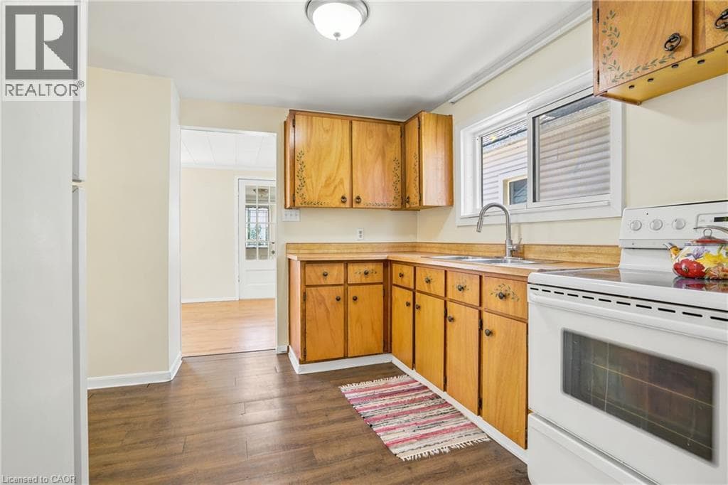 Single Family at 15 KENT Street, Welland, Ontario - Photo 8 - RE/MAX Garden City Realty