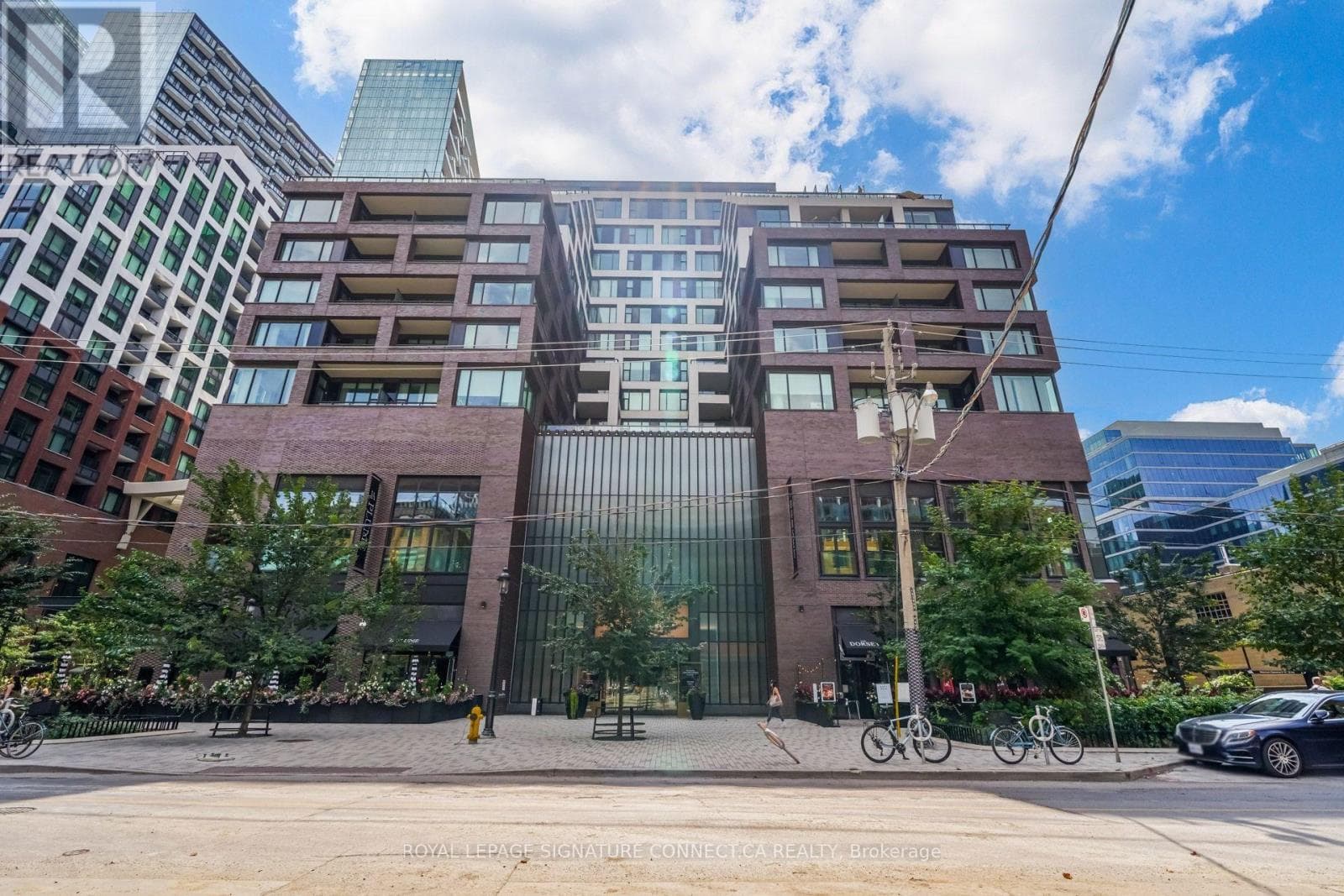 402- 455 Wellington Street