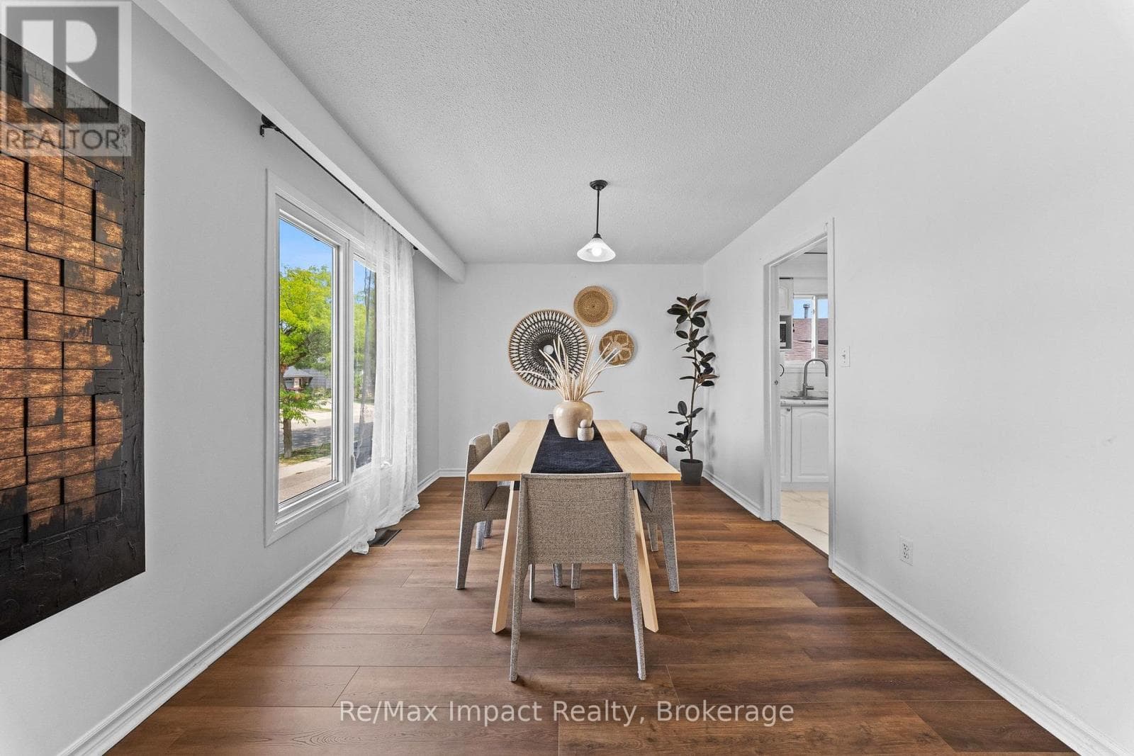Single Family at 3874 Brandon Gate Drive, Mississauga (Malton), Ontario - Photo 5 - RE/MAX Garden City Realty