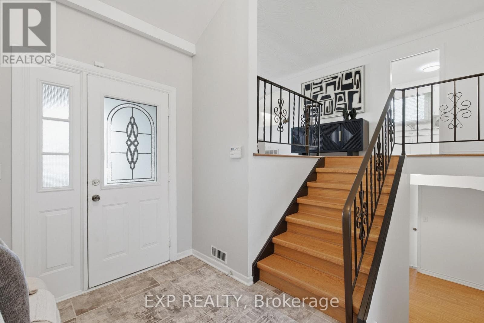 Single Family at 1452 Garrison Road, Fort Erie (Crescent Park), Ontario - Photo 7 - RE/MAX Garden City Realty