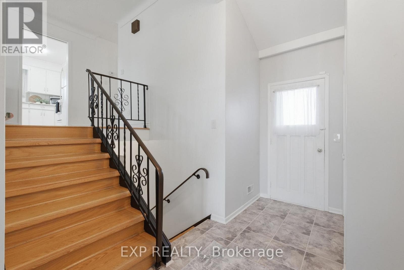 Single Family at 1452 Garrison Road, Fort Erie (Crescent Park), Ontario - Photo 8 - RE/MAX Garden City Realty